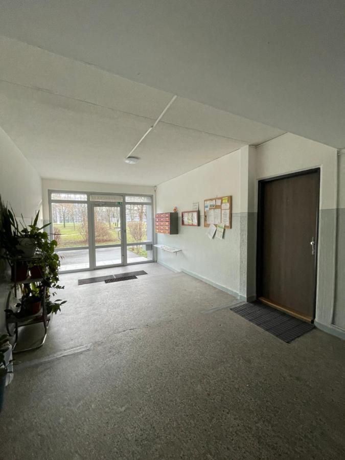 Cozy Self Check-In Apartment In Vibrant Ruzinov Area, Komarnicka 42, Братислава Экстерьер фото